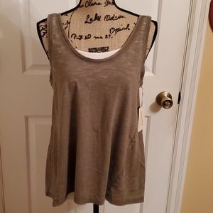 NWT universal thread dark green tank